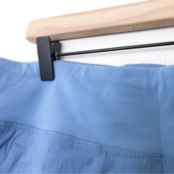 Athleta Trekkie North Short 14 Blue Active Pocket Hiking UPF Breathable - Picture 8 of 11
